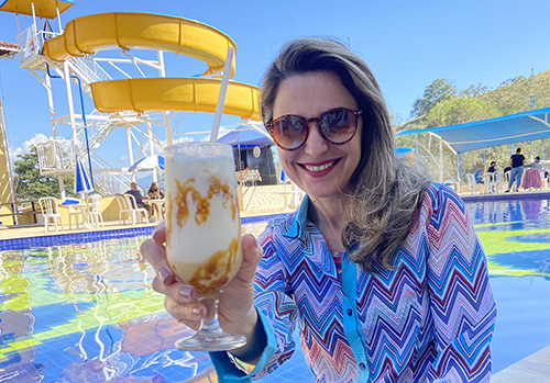 Delicioso coquetel na piscina - 500 x 349